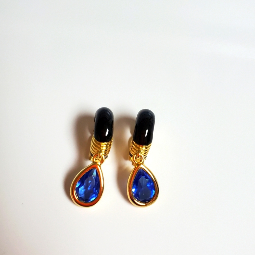 Savvy by Swarovski clip on earrings